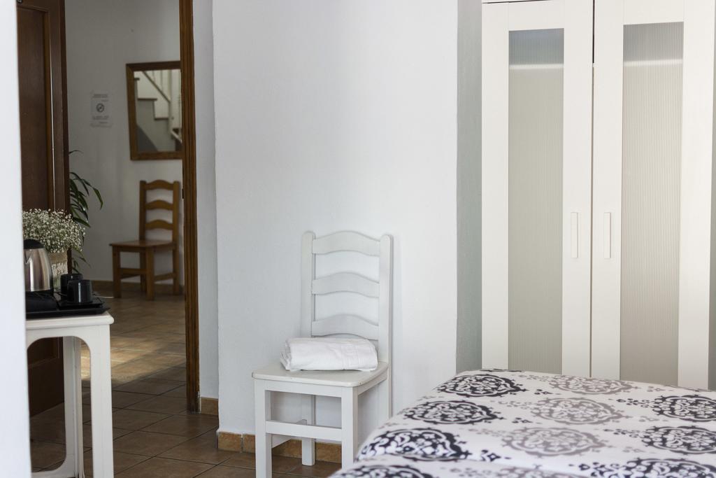 Hostal Mena Nerja Bagian luar foto