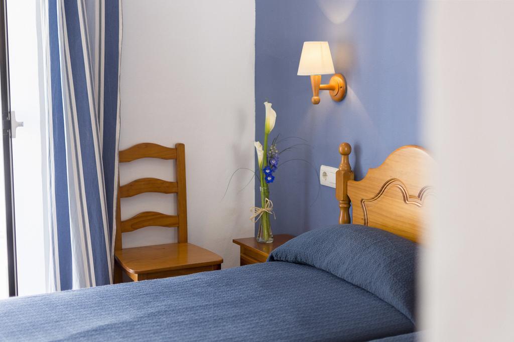 Hostal Mena Nerja Bagian luar foto